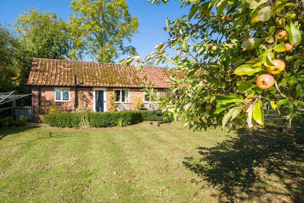 Property photo 1 of 24 1440Px-Stable-27