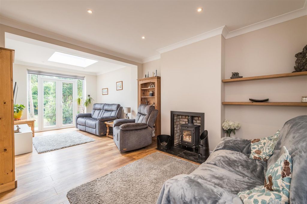 Property photo 2 of 26 No694_45.Jpg