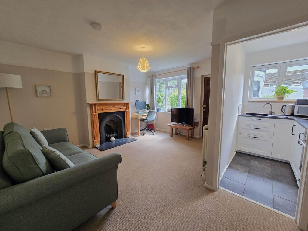 Property photo 2 of 10