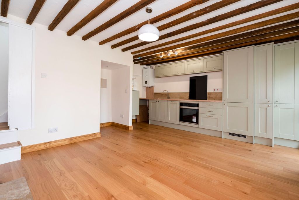 Property photo 2 of 6 Kitchen / Lounge