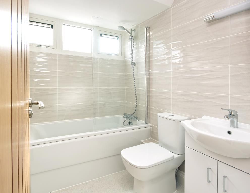 Property photo 3 of 8 Bathroom
