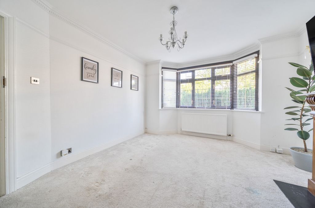 Property photo 3 of 24 1361858-2-68Dbccb...