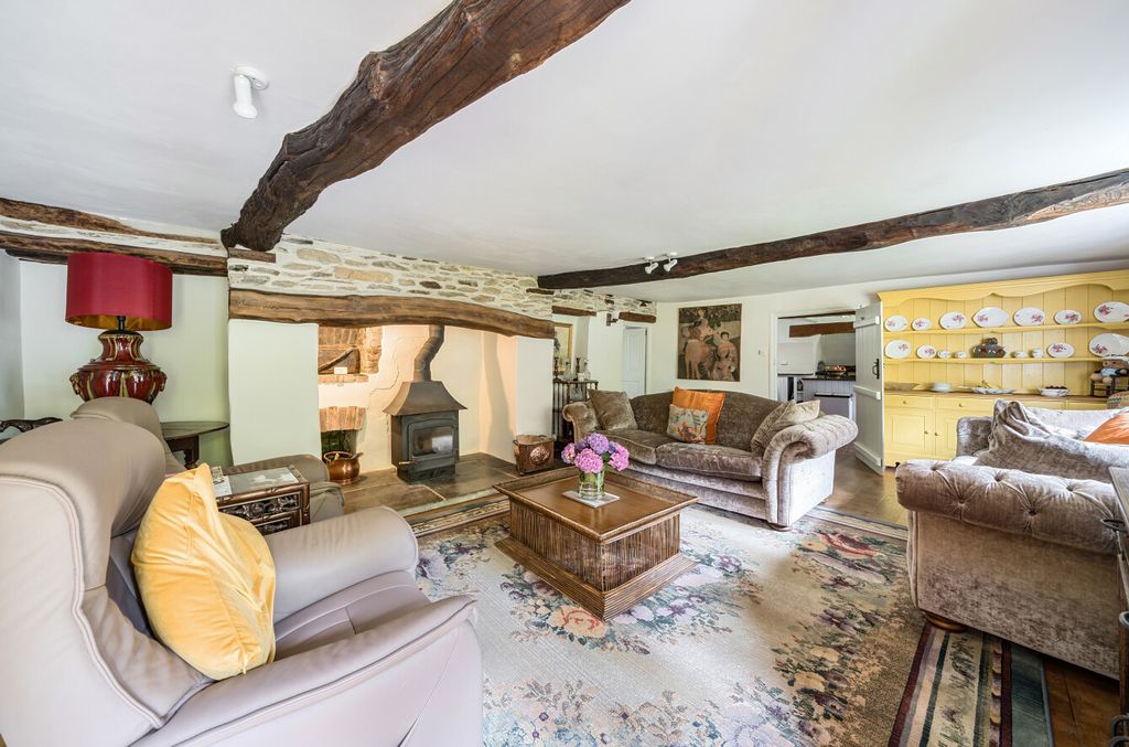 Property photo 2 of 36 1328647-13-687F83...