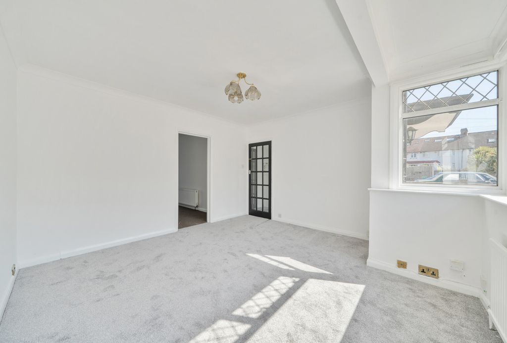 Property photo 3 of 12 1452406-10-69Ef3c...