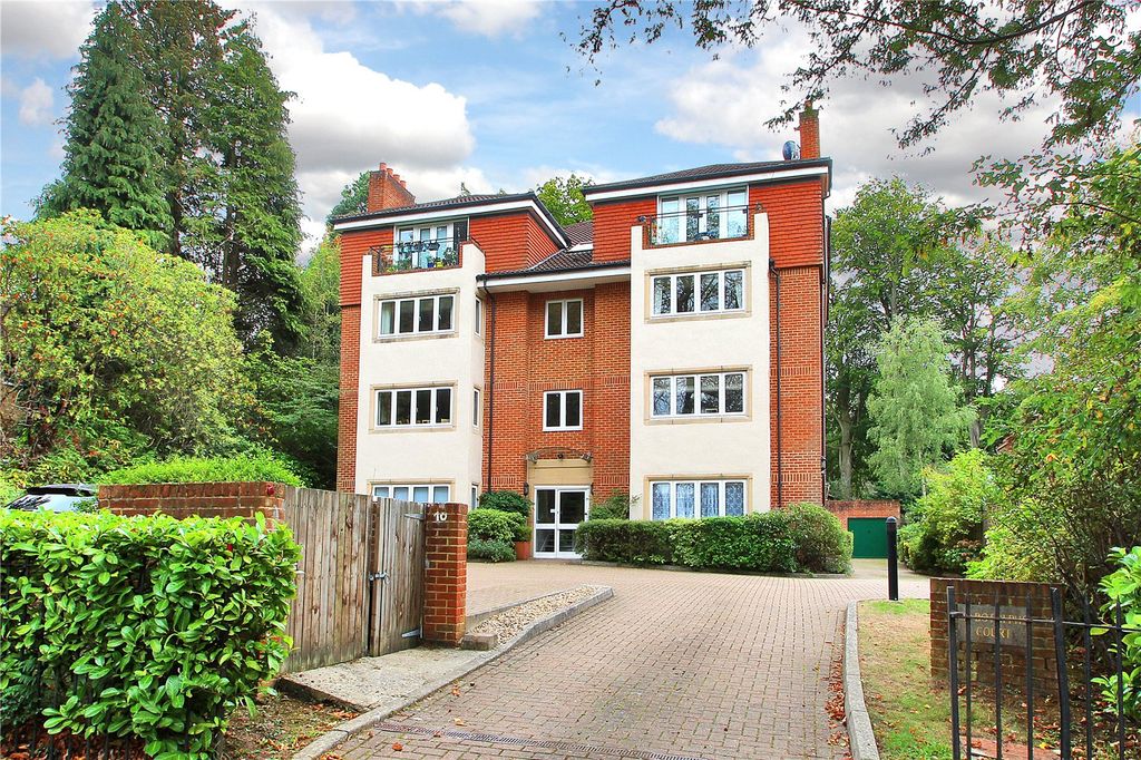 Property photo 1 of 8 St Botolphs Court