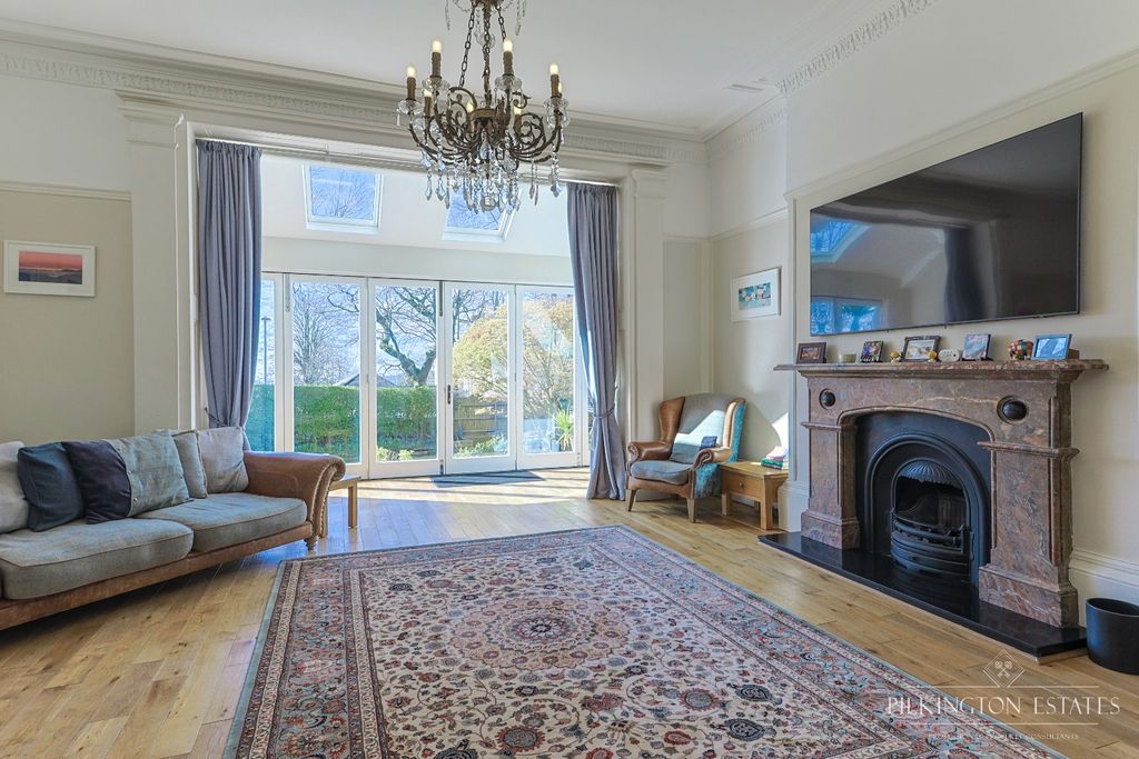 Property photo 3 of 21 5061212