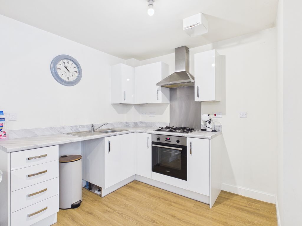 Property photo 2 of 12 Cam03729G0-Pr0266-Still003