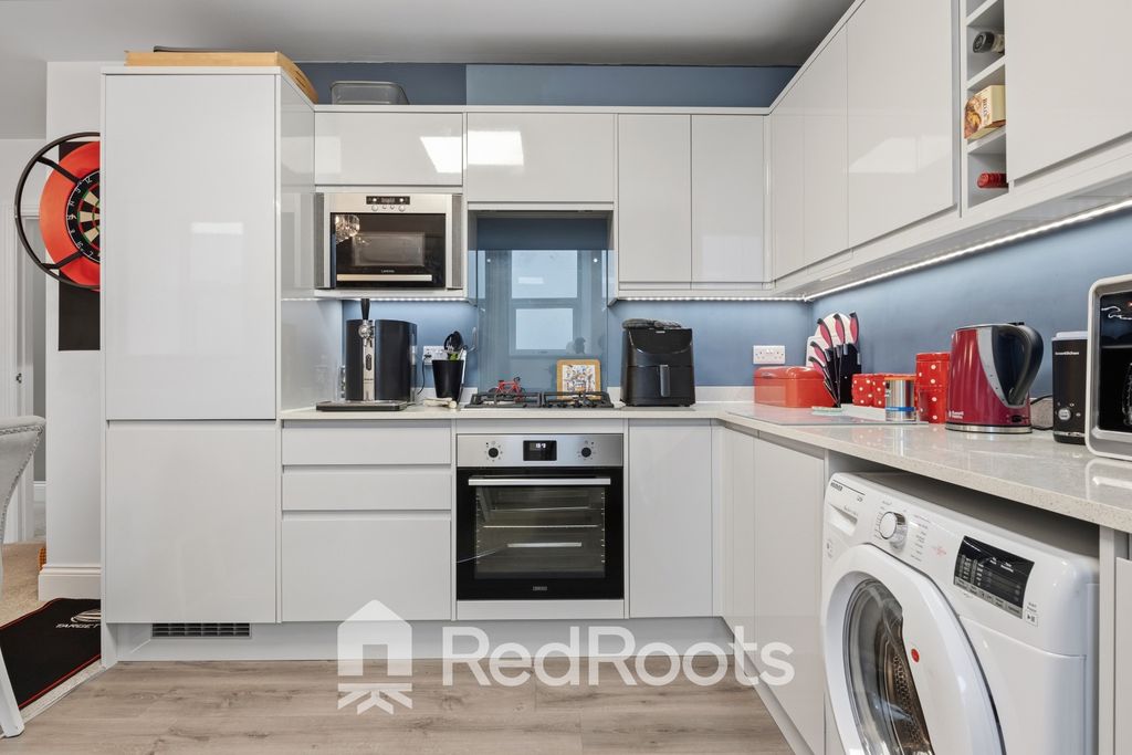 Property photo 3 of 22 4707124