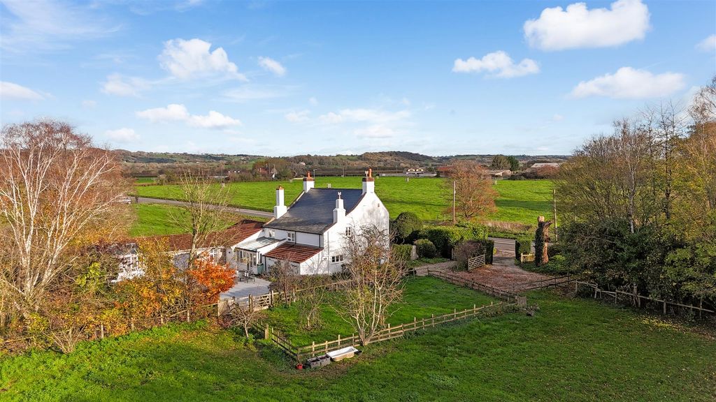 Property photo 2 of 36