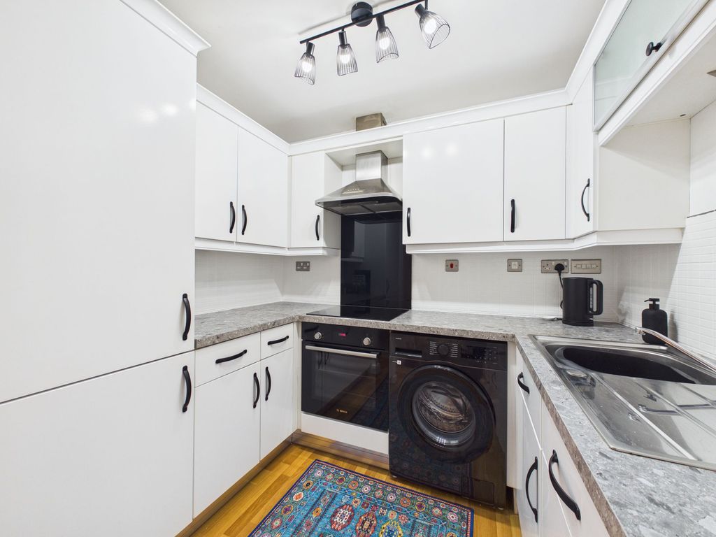 Property photo 3 of 17 Kitchen