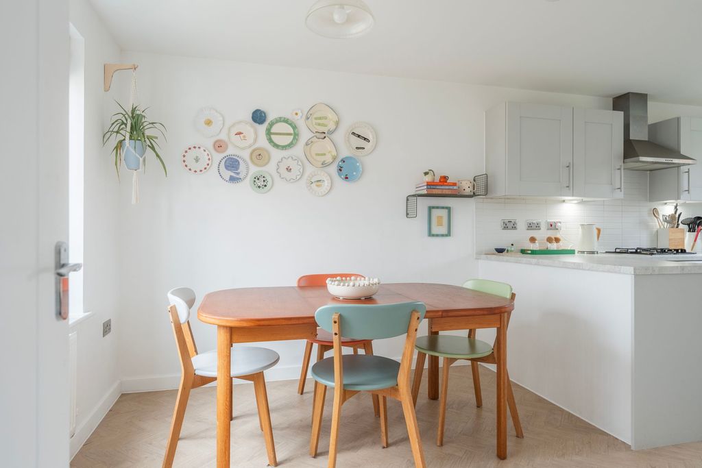 Property photo 3 of 27