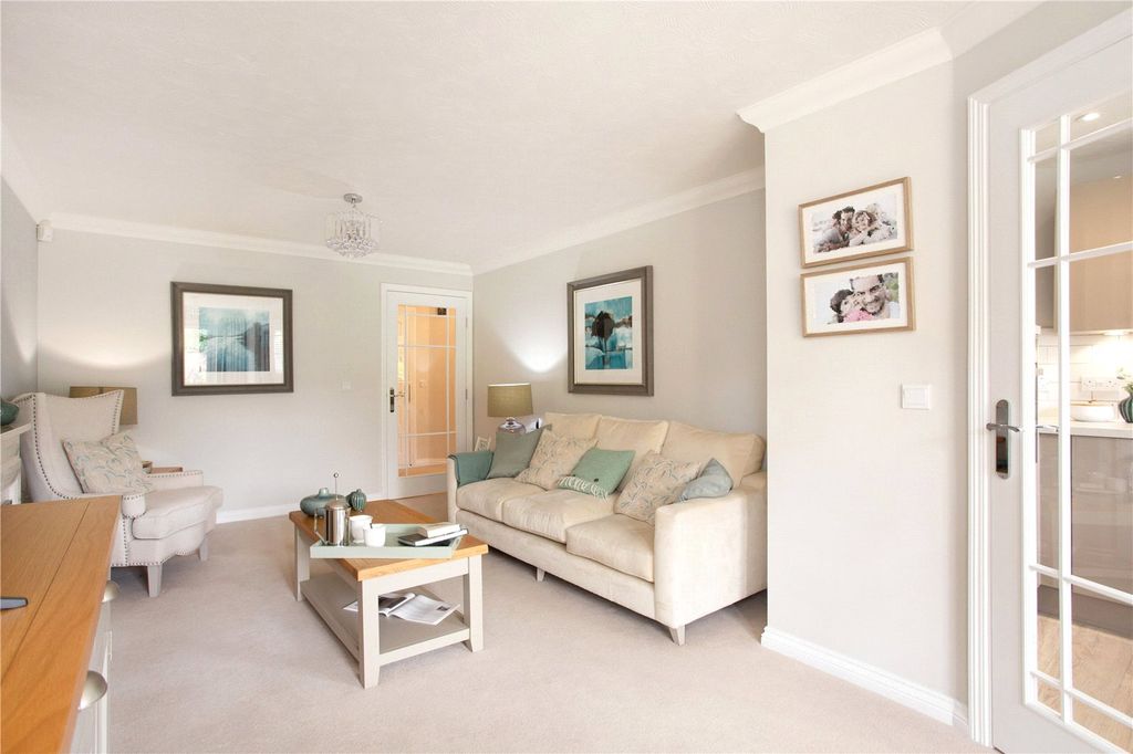 Additional image 8 of 2 bed flat for saleDovehouse Lodge, Wratten Road, Hitchin SG5