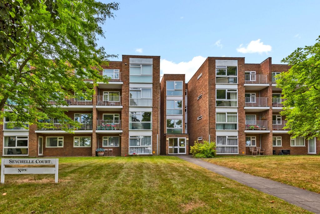 Property photo 2 of 8 External