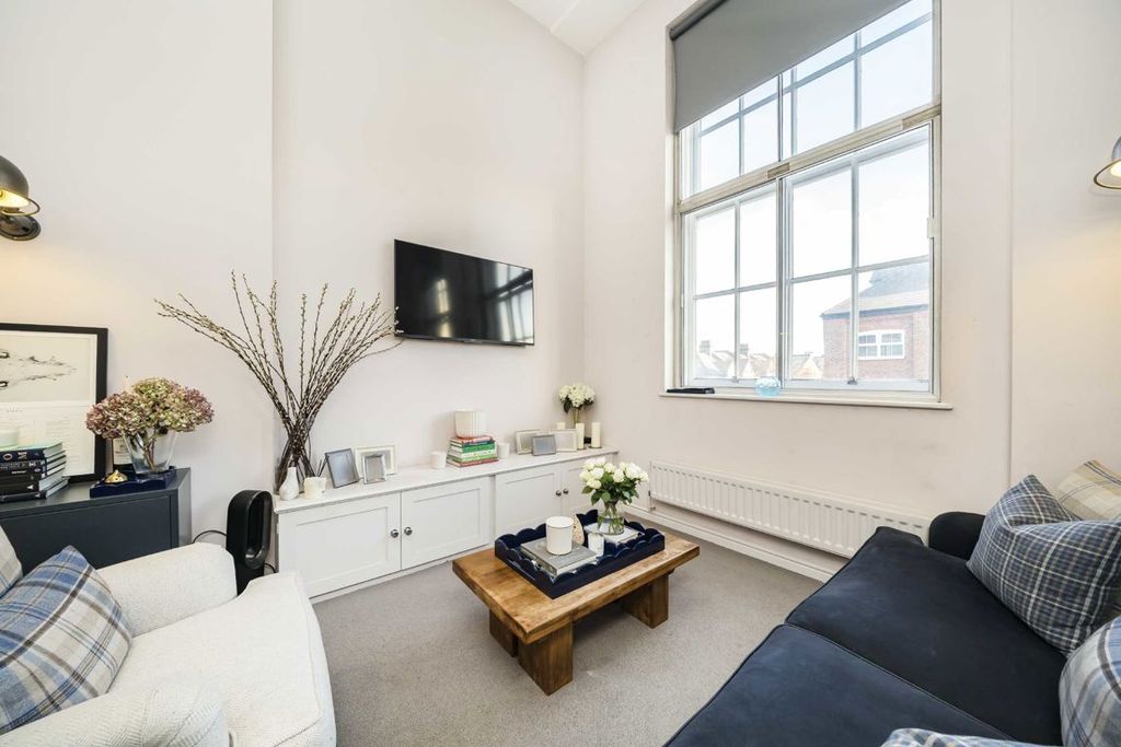 Property photo 2 of 6