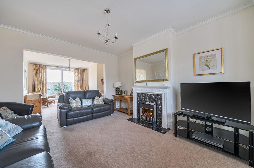 Property photo 3 of 17 1416791-10-6995E2...