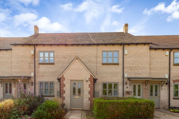 Property photo 1 of 9 301695
