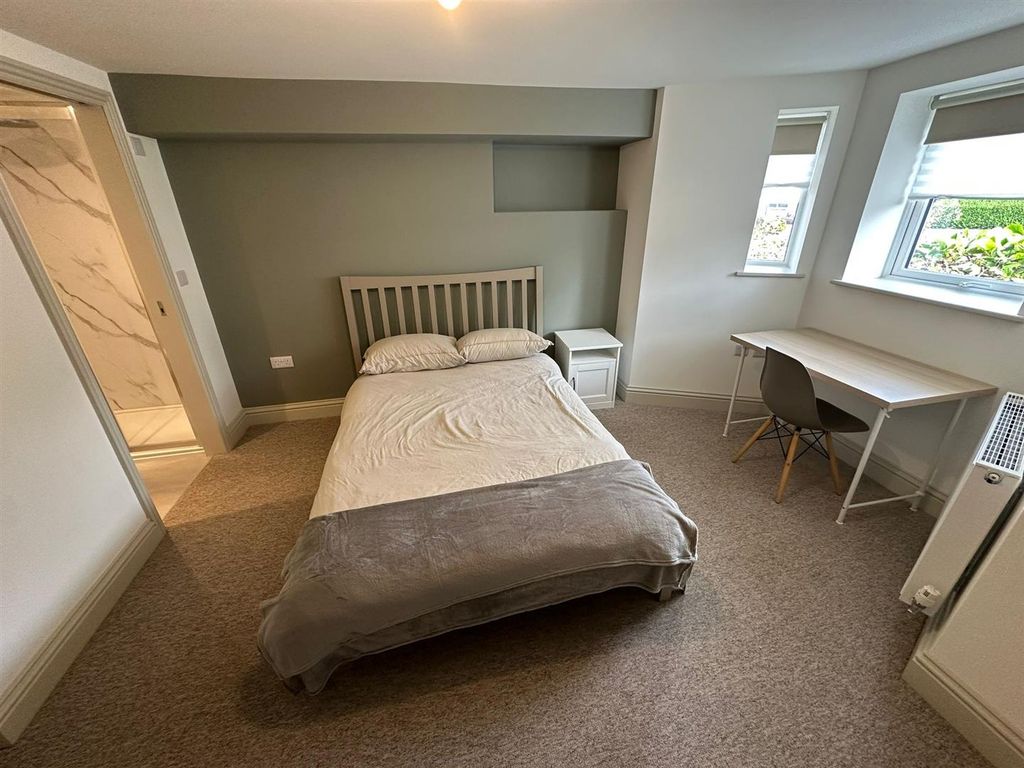 Property photo 2 of 10 886_Rm1_2