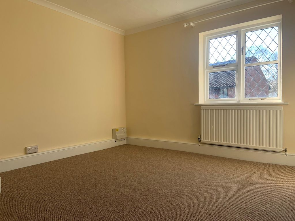 Property photo 2 of 8 Bedroom