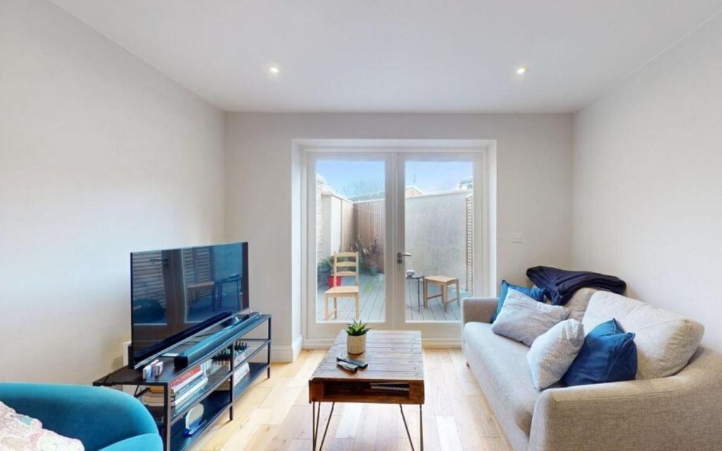 Property photo 3 of 9