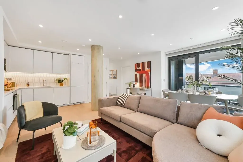 Property photo 2 of 21