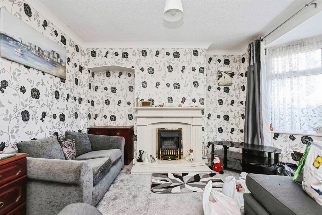 Property photo 2 of 13