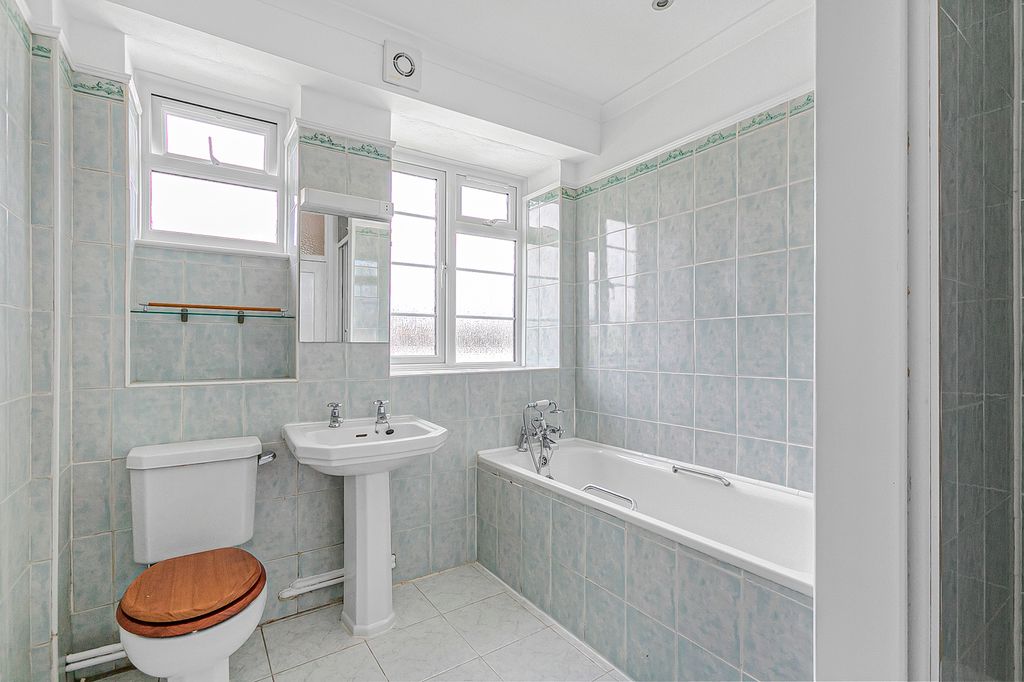 Property photo 1 of 25