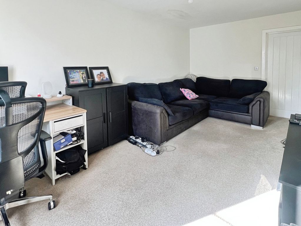Property photo 2 of 15 Living Room
