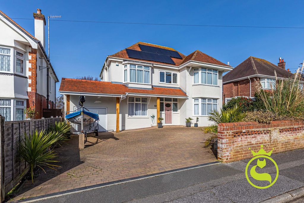 Property photo 2 of 31