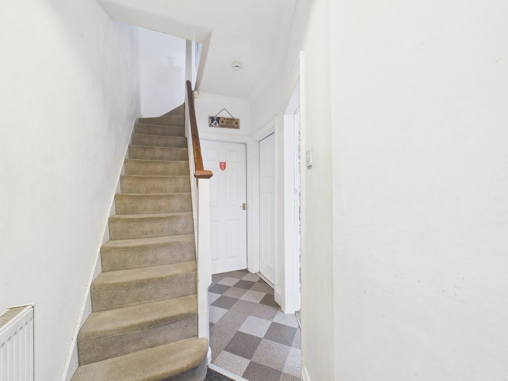 Property photo 3 of 32