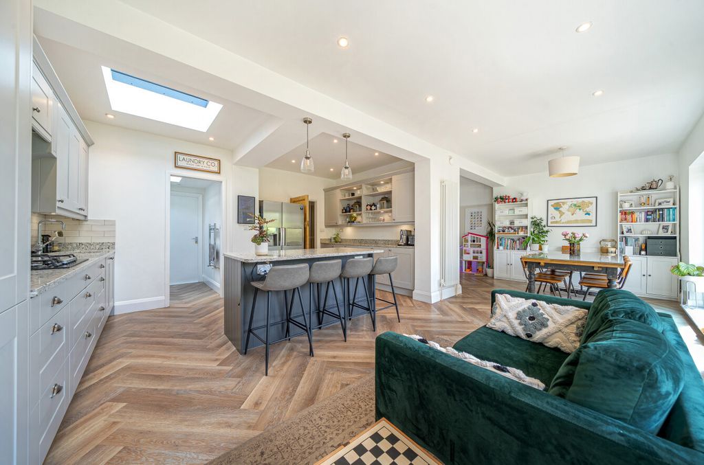 Property photo 3 of 26 1469884-12-6A282A...