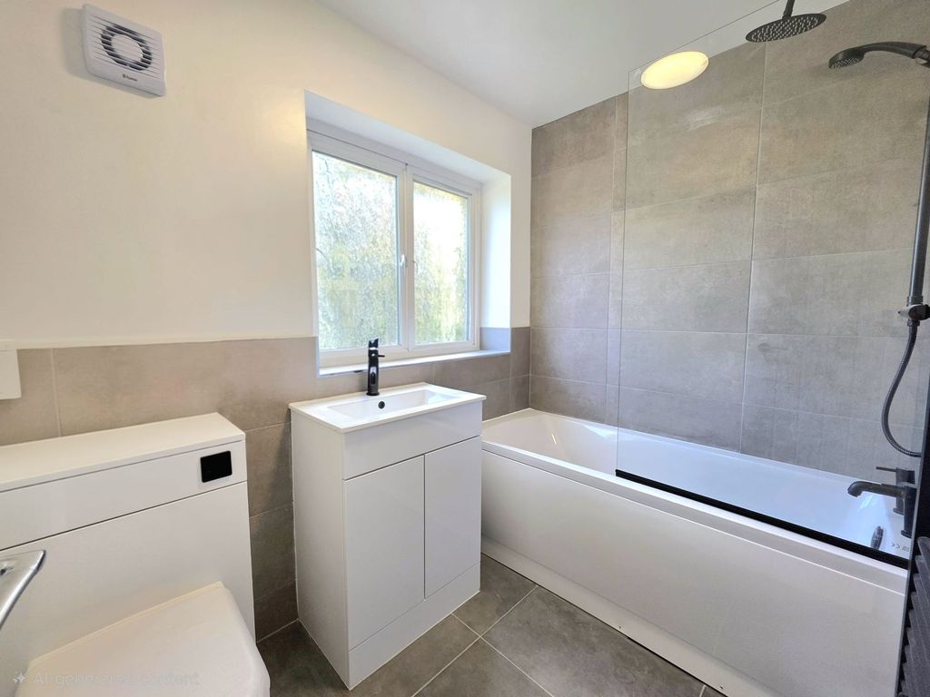 Property photo 3 of 13 Bathroom