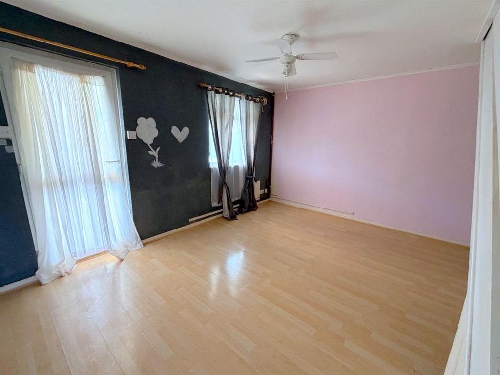 Property photo 2 of 11 111Brid21.Jpg