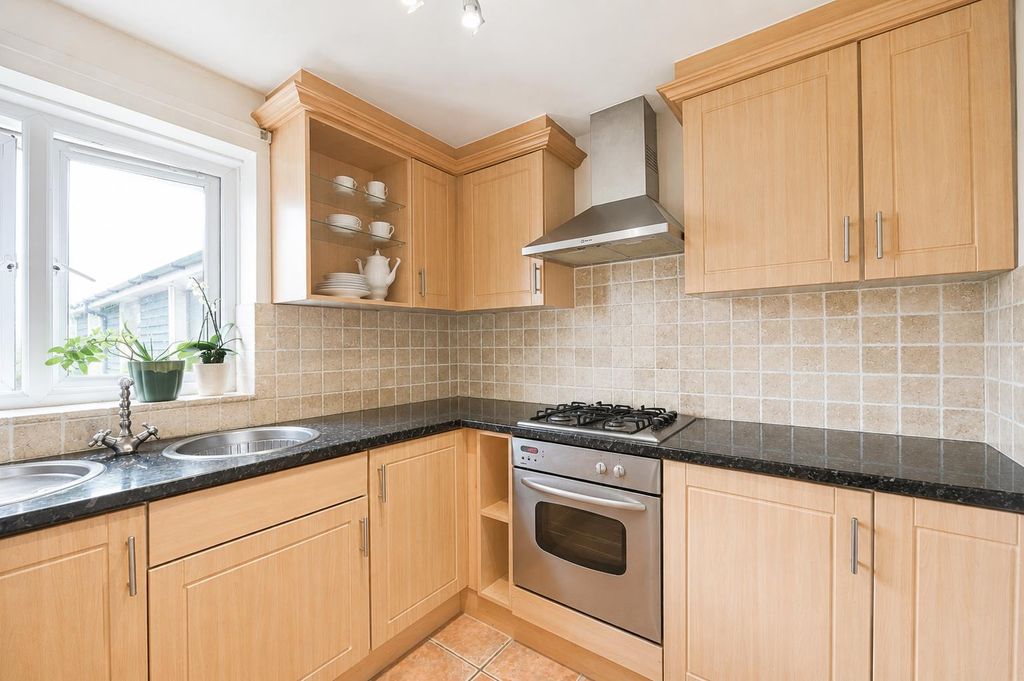Property photo 2 of 13 Kitchen