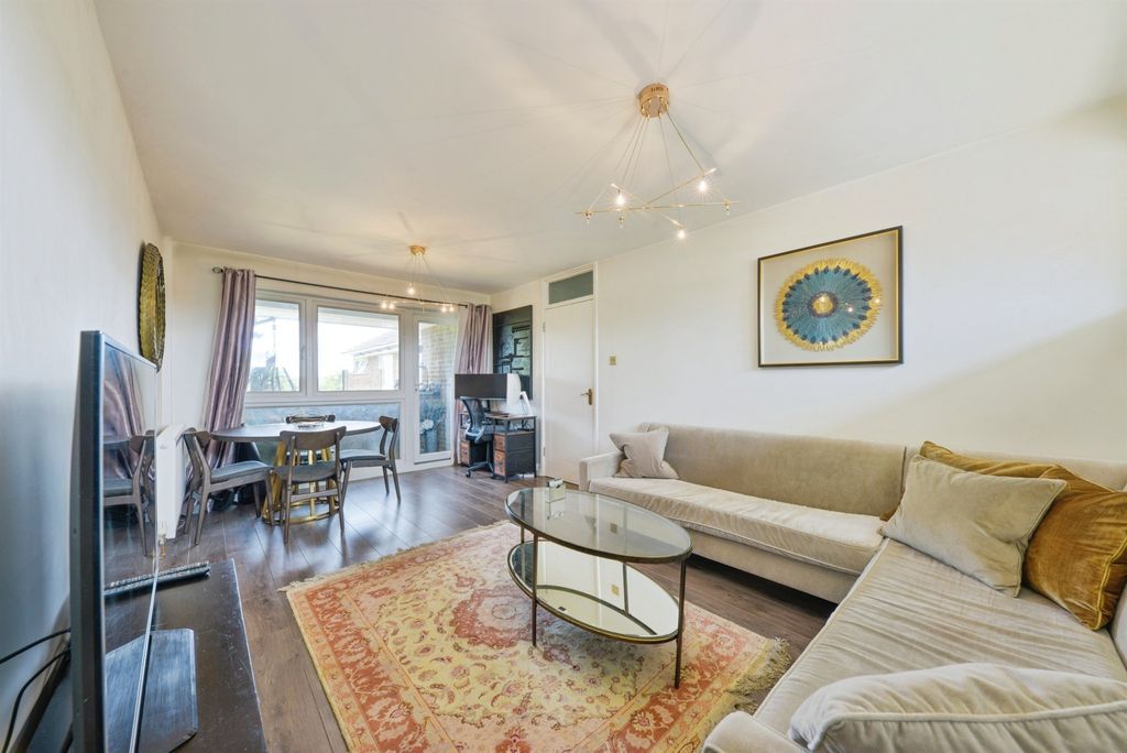 Property photo 1 of 21