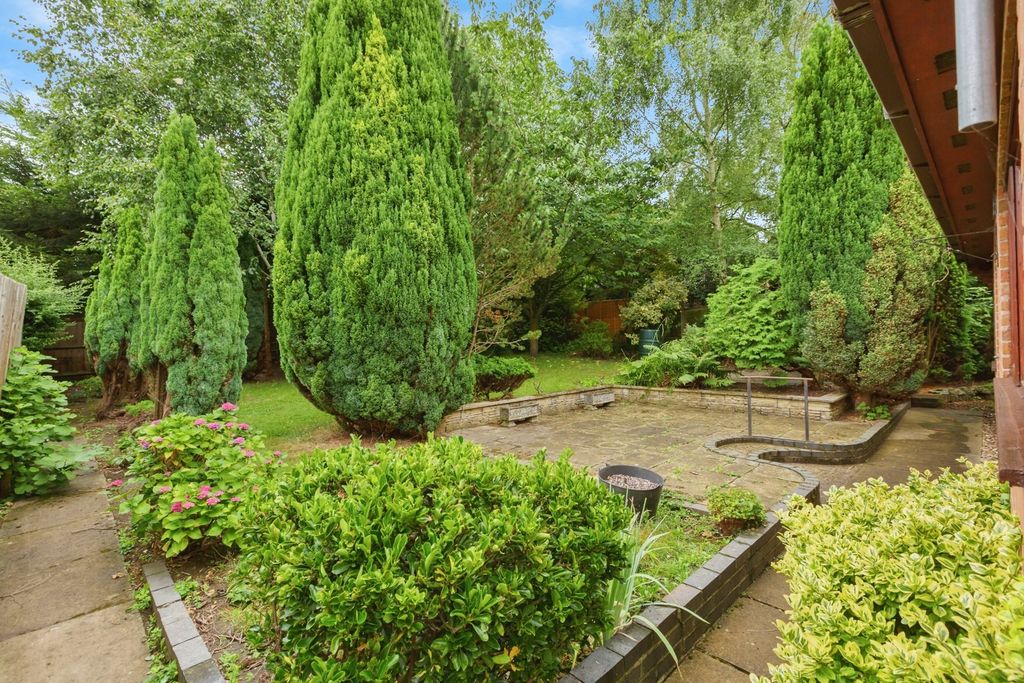 Property photo 2 of 17 Photo
