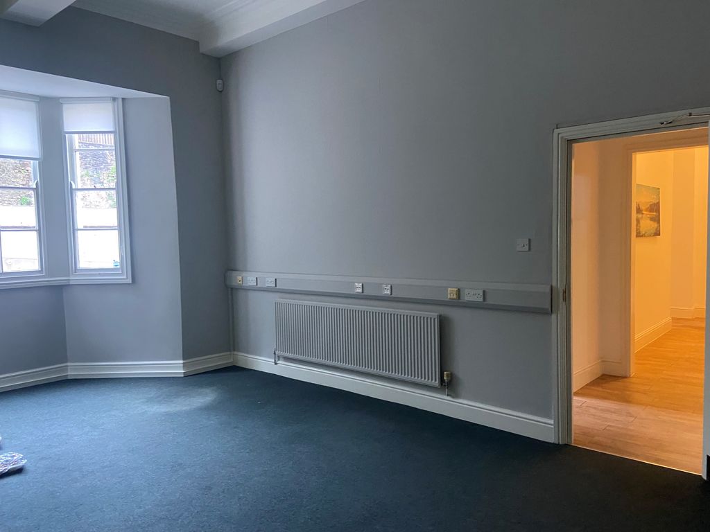 Property photo 1 of 2