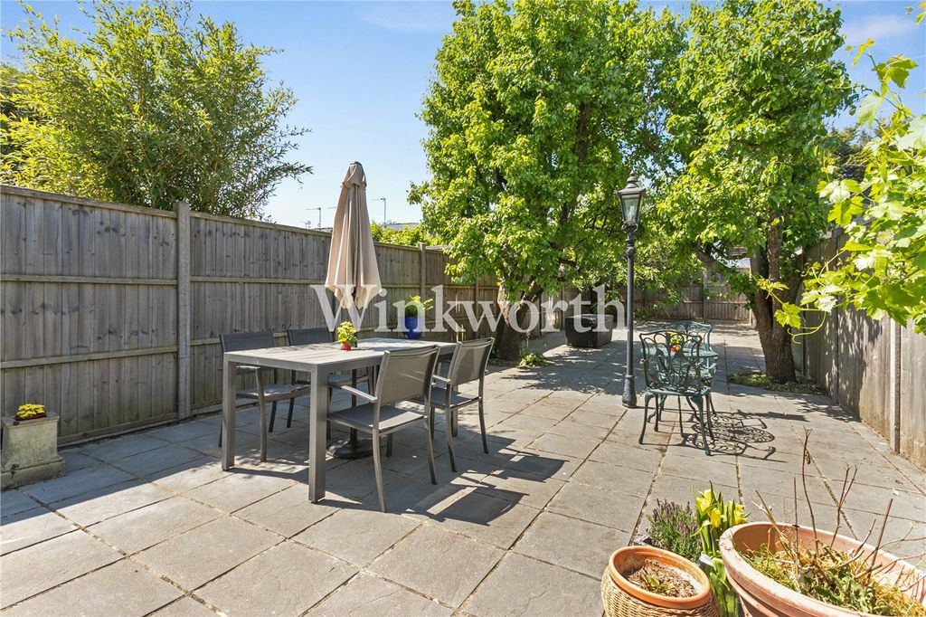Property photo 3 of 28 Picture No. 22