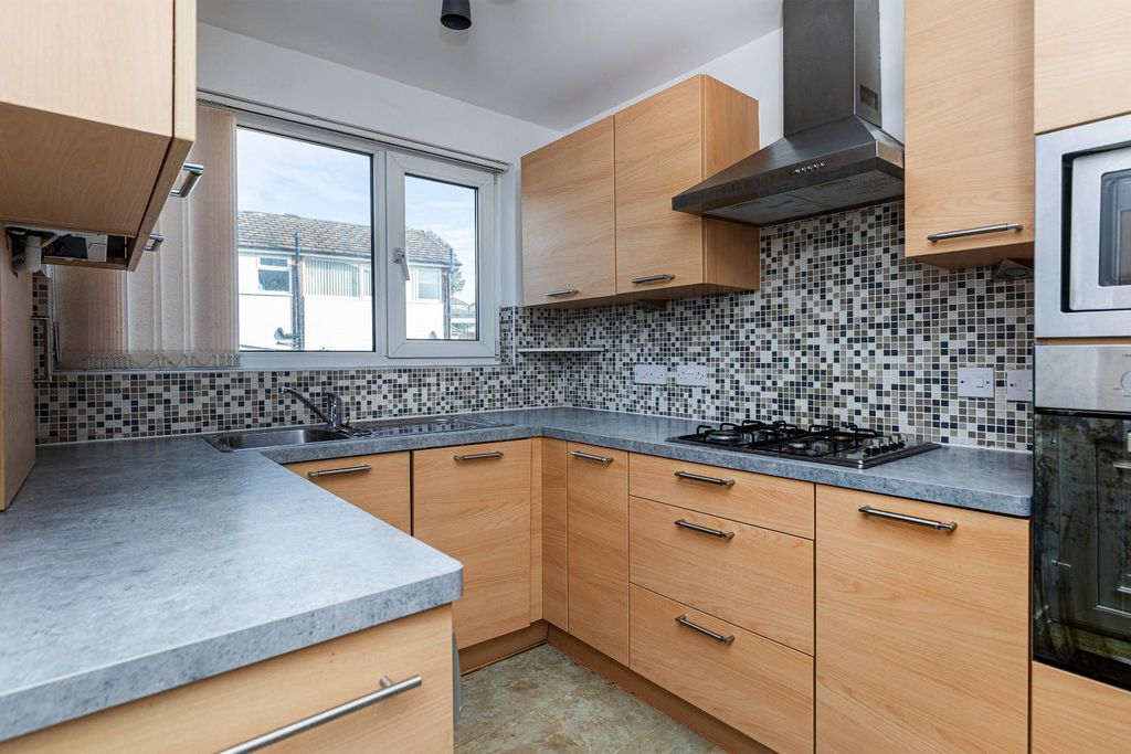 Property photo 2 of 30 Kitchen