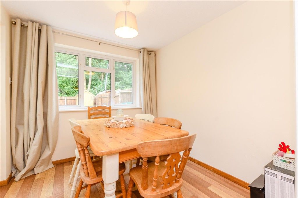 Property photo 3 of 10 Dining Area