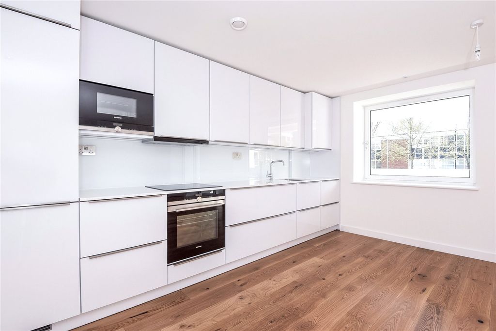 Property photo 2 of 10 Kitchen