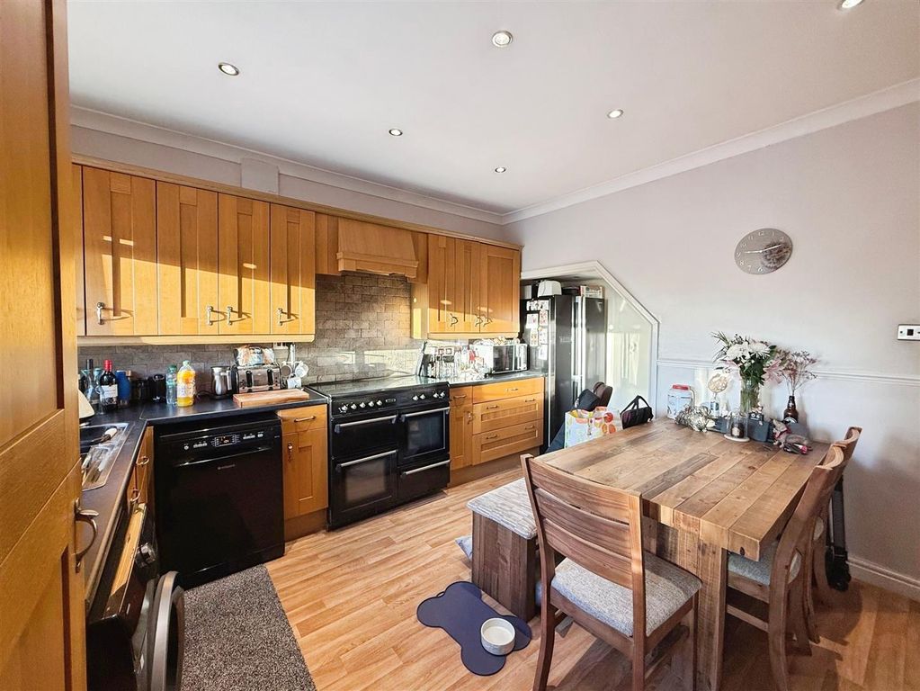 Property photo 2 of 20 A4Fb1511-Image00008.Jpeg