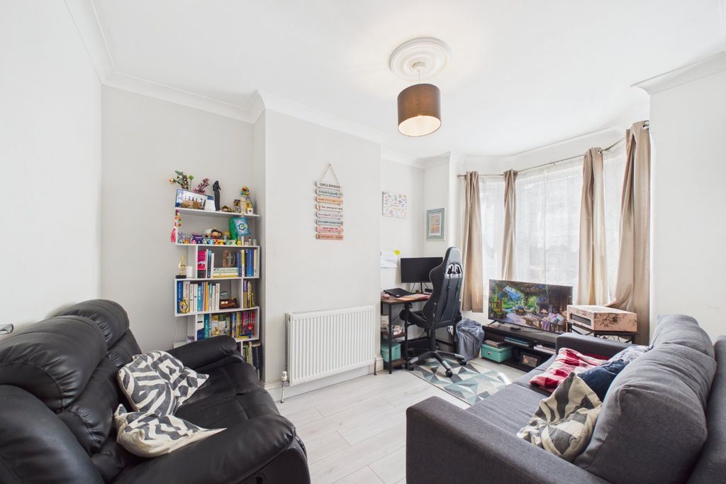 Property photo 3 of 10 Picture No. 02