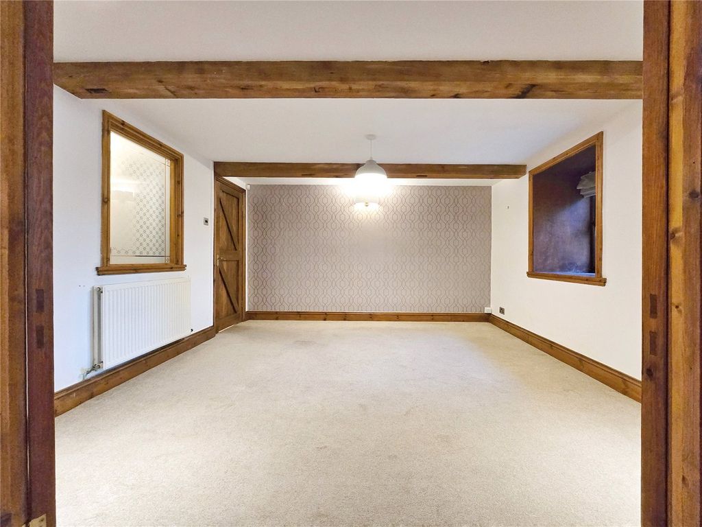 Property photo 2 of 44 Lounge