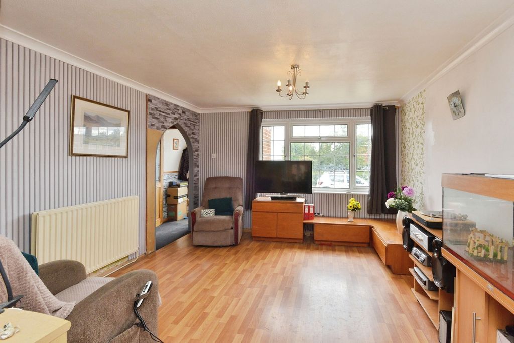 Property photo 3 of 18 Pbox-Img.Jpg