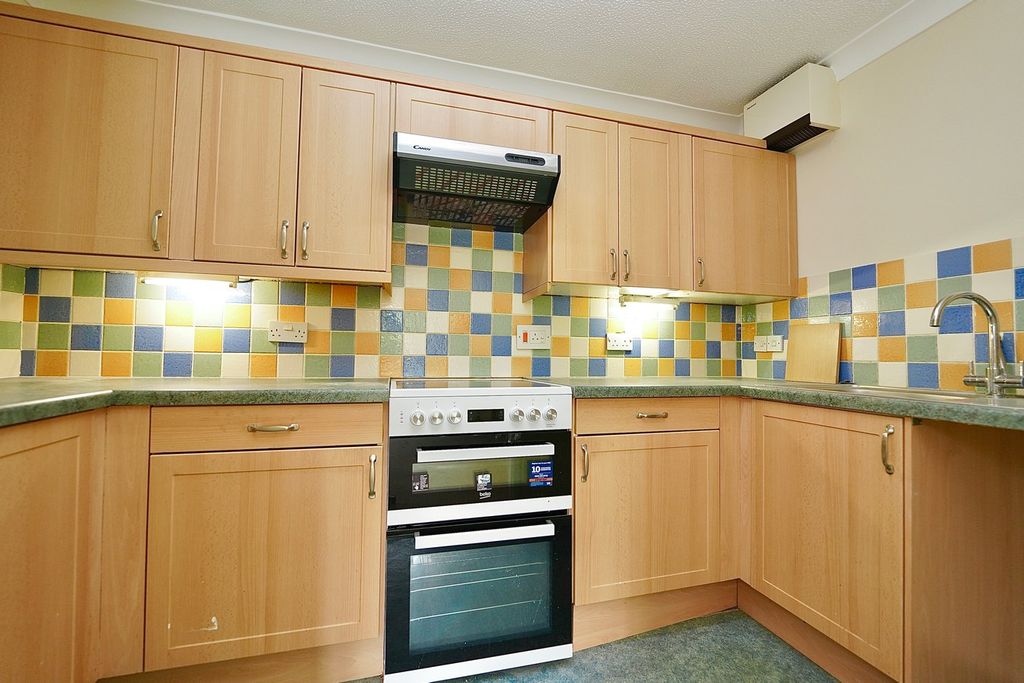 Property photo 3 of 17