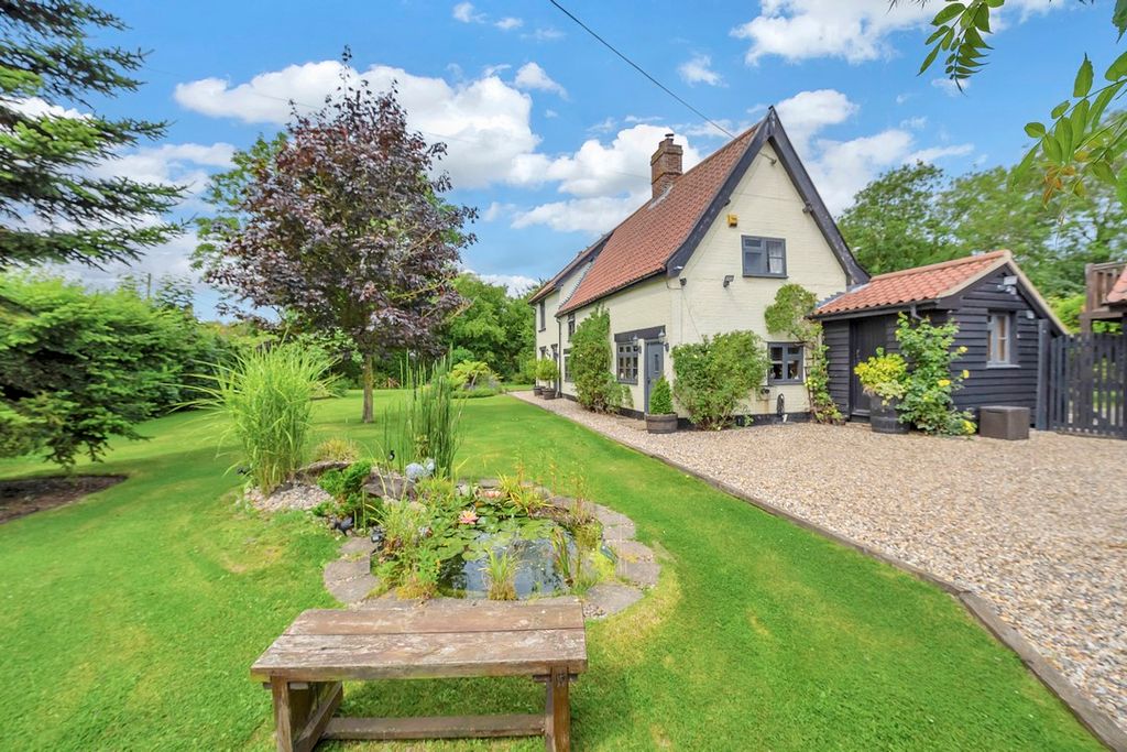 Property photo 1 of 25