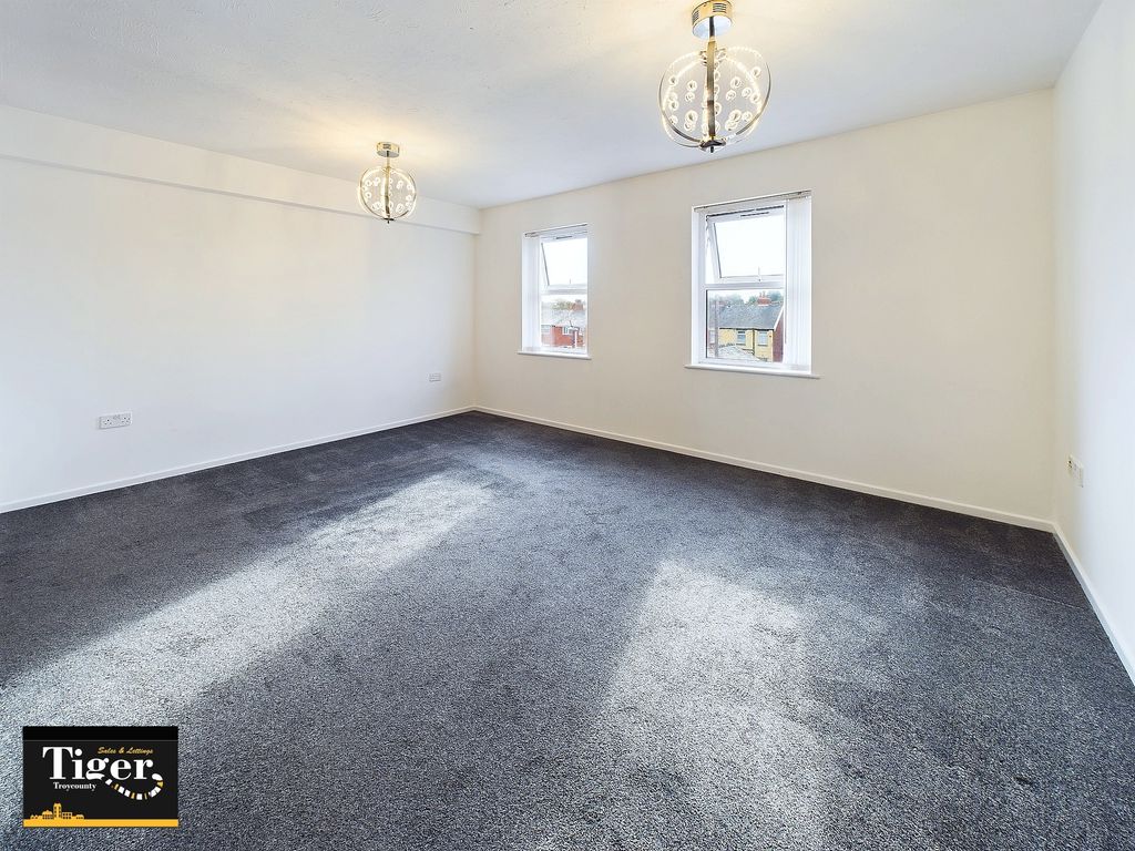 Property photo 2 of 7 Cam02176G0-Pr0370-Still001