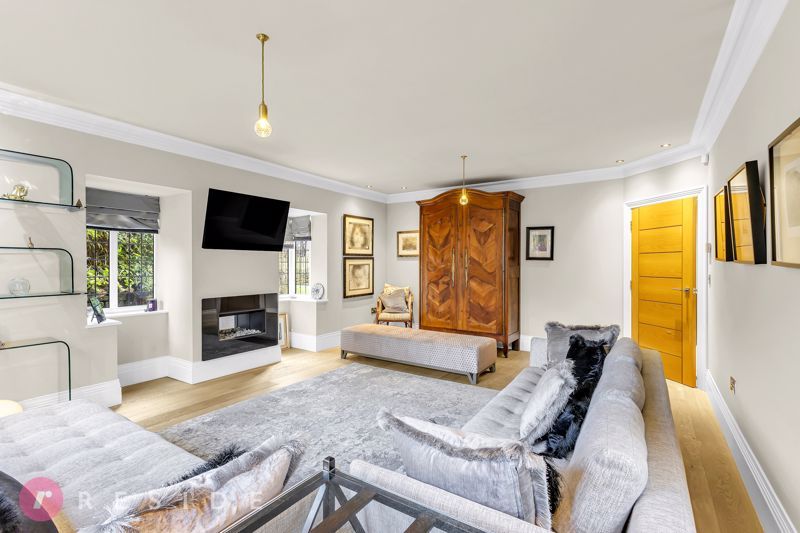 Property photo 2 of 33 Main Lounge