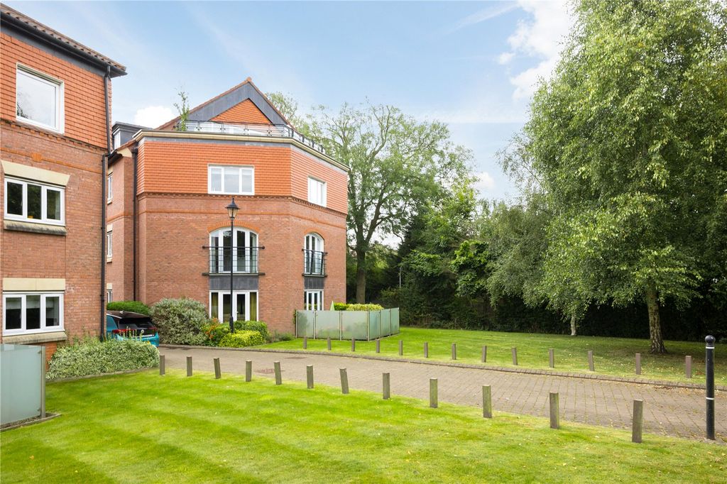 Property photo 1 of 17 Grounds
