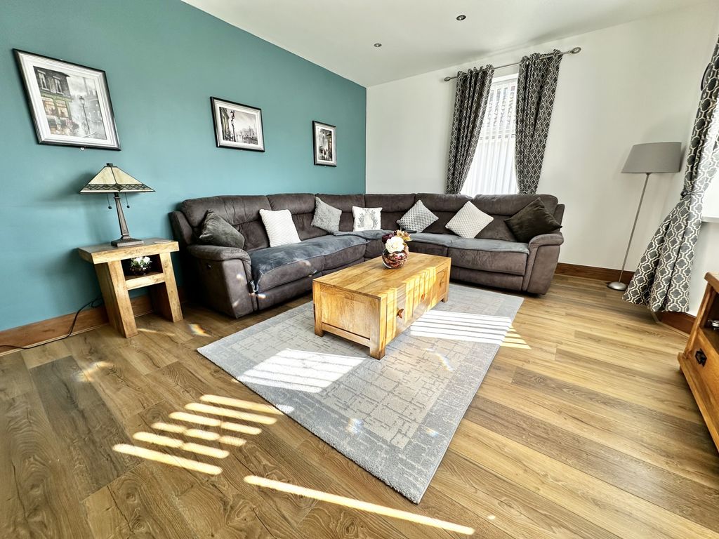 Property photo 2 of 52
